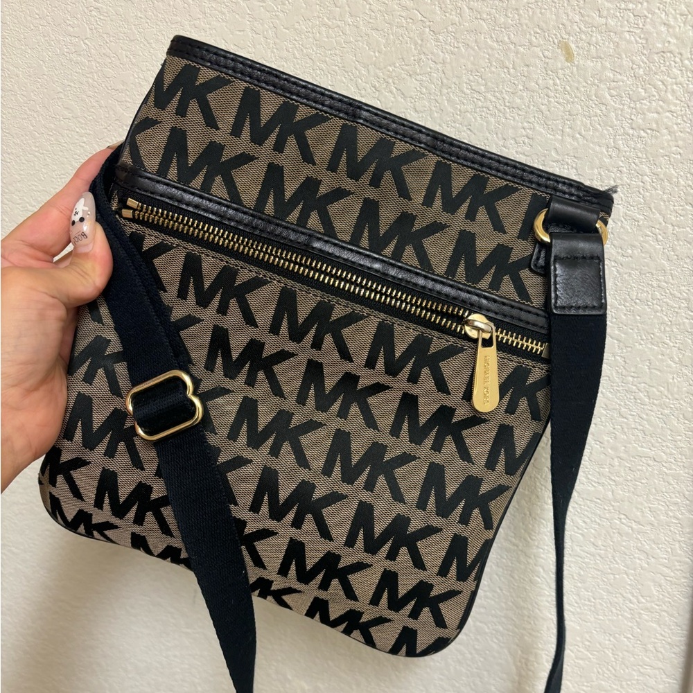 Michael Kors Cross Body Bag
